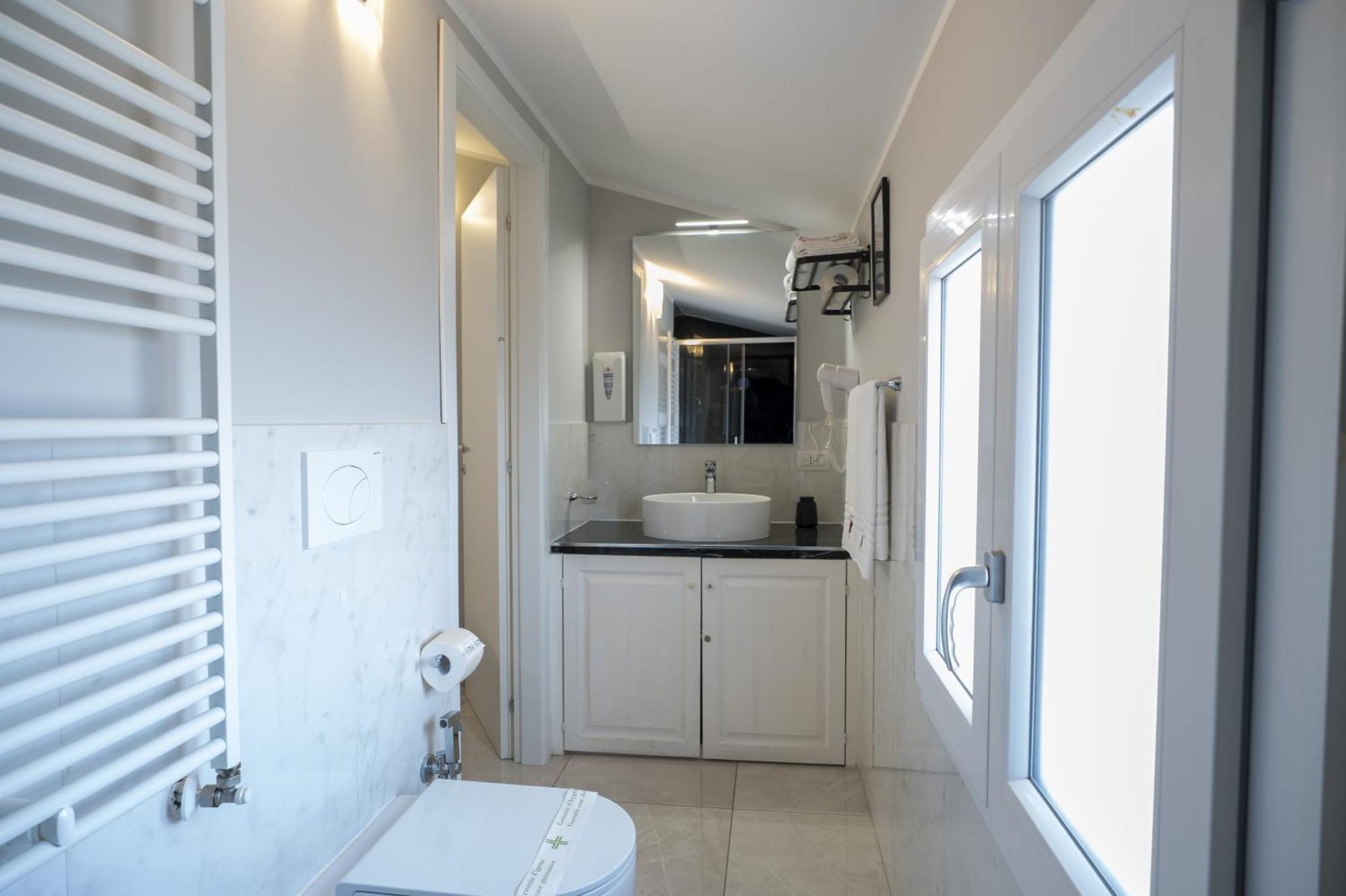 Affittacamere Orchidea For Tourists Hesperia Hosp Modena Exterior photo