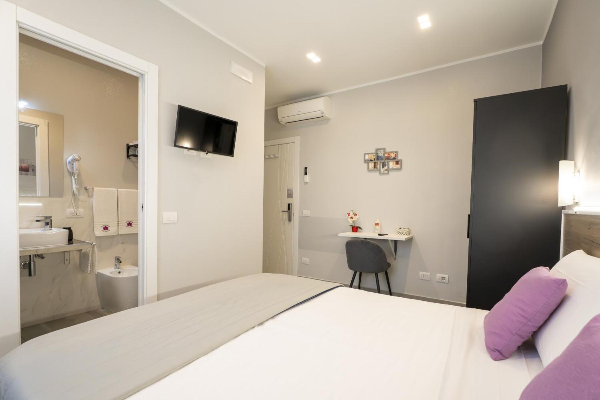 Affittacamere Orchidea For Tourists Hesperia Hosp Modena Exterior photo